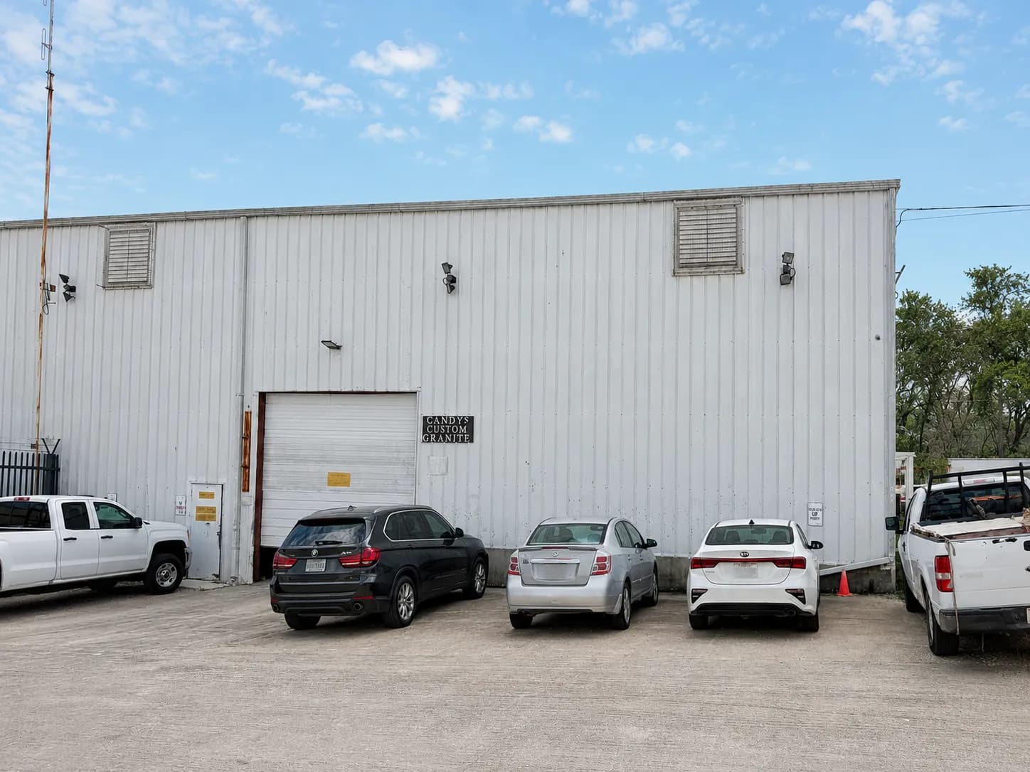 Candys Custom Granite fabrication facility in Garland, Texas